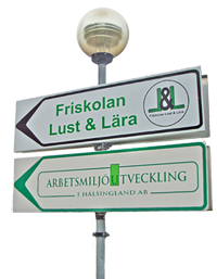 Skoglund reklam gör vägskyltar